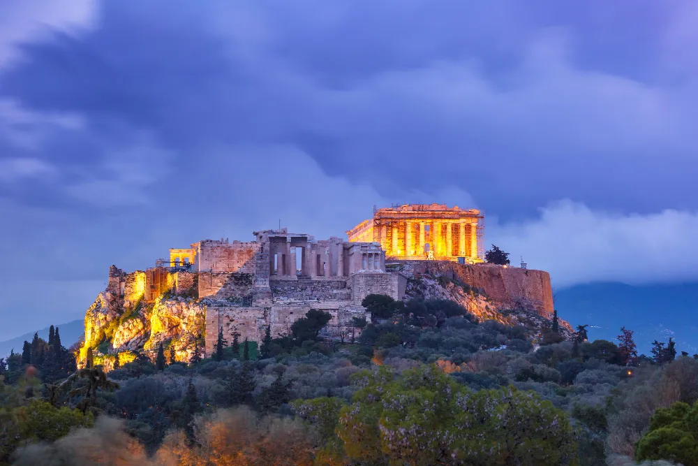 golden-visa-demand-falls-in-greece-april-2025-figures-revealed