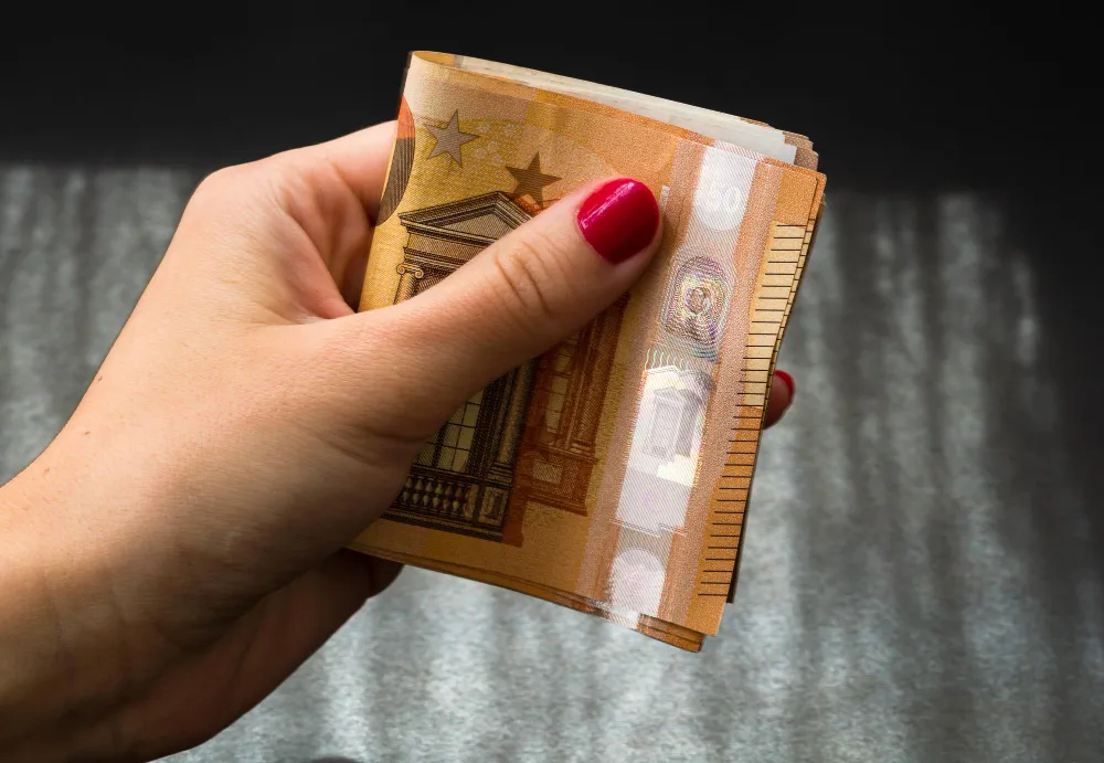 new-euro-banknotes-trigger-franco-polish-dispute-over-marie-curies-legacy